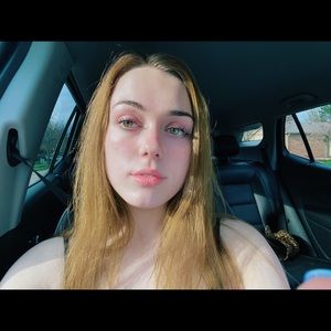 Meet your Posher, Ava